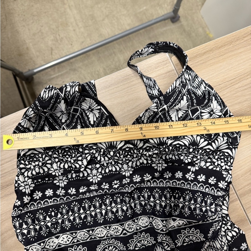 St John’s Bay Black and White Tribal Pattern Tankini Top - Picture 6 of 6